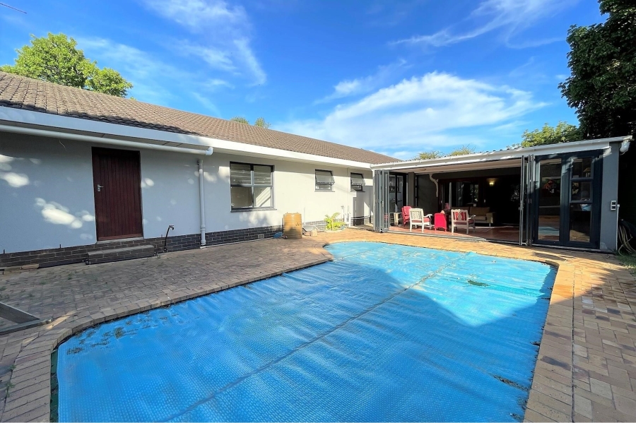 To Let 3 Bedroom Property for Rent in Durbell Western Cape